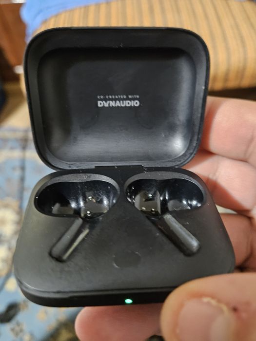 charging case one plus buds pro 2