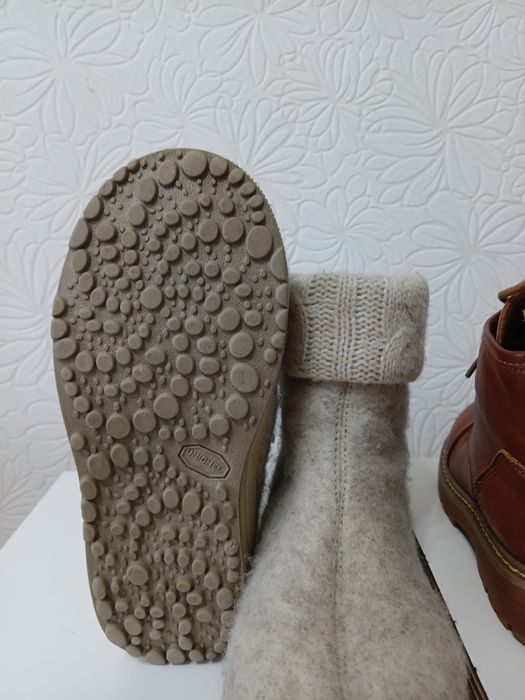 Продам валенки и демисезонные ботинки