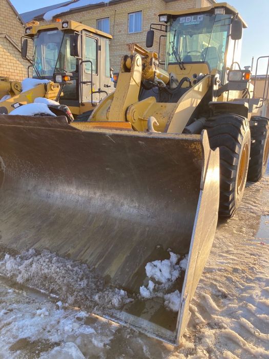 Продам 3-куб фронтальный погрузчик