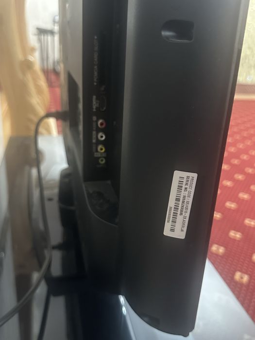 Продам телевизор LG вместе с подставкой