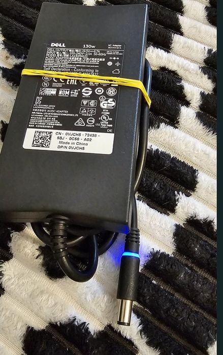Incarcator original functional pentru laptop Dell  19,5V și 6,7A, 130W