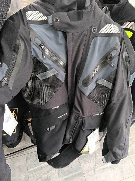 Екипи DAINESE, специализирани за мотор