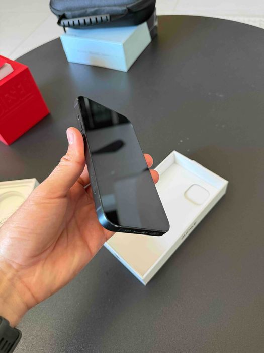 iPhone 13 черен в добро състояние