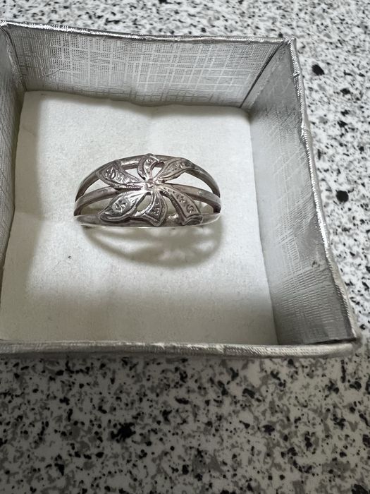 Сребърни пръстени и висулка