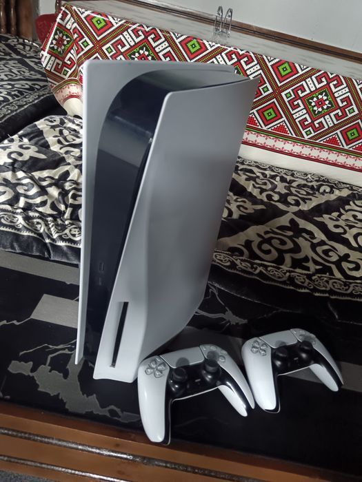 PlayStation 5 в отличном состоянии