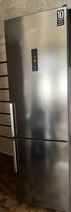 Холодильник Hotpoint Ariston