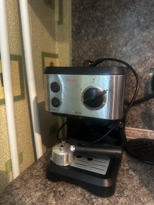 Кофеварка BENE с паровым капучинатором