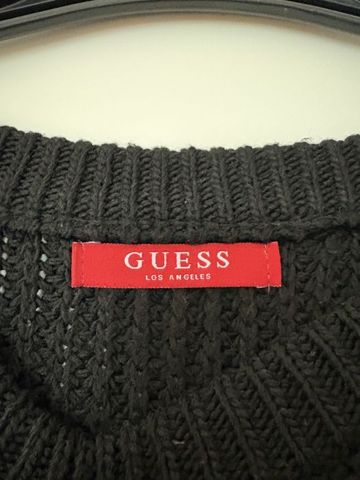 Pulover GUESS cu mici perle