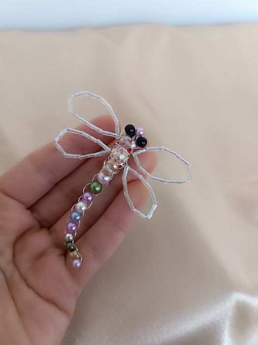 Broșe insecte lucrate manual