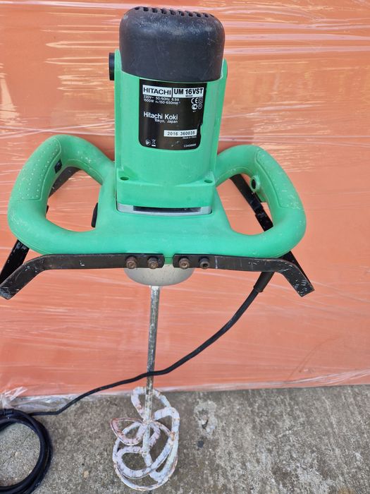 Hitachi UM 16 VST  - mixer ( malaxor )
