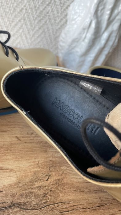 Уникални златни обувки MASCOLORI номер 40