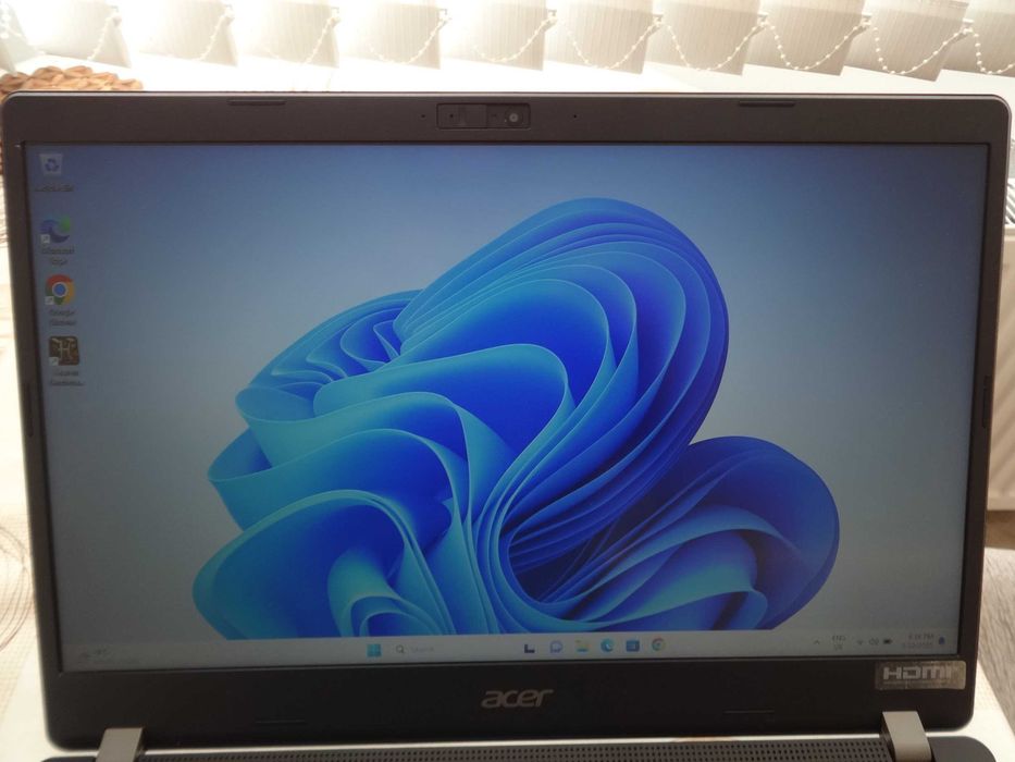 Мощен лаптоп Acer Travelmate P215-52 i7-10510U/RAM 8GB/SSD 256GB NVMe