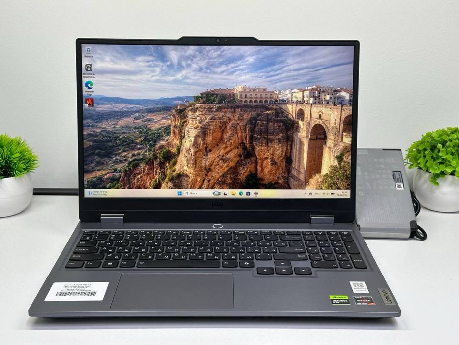 Lenovo LoQ 15ARP9 ryzen 7-7435HS
