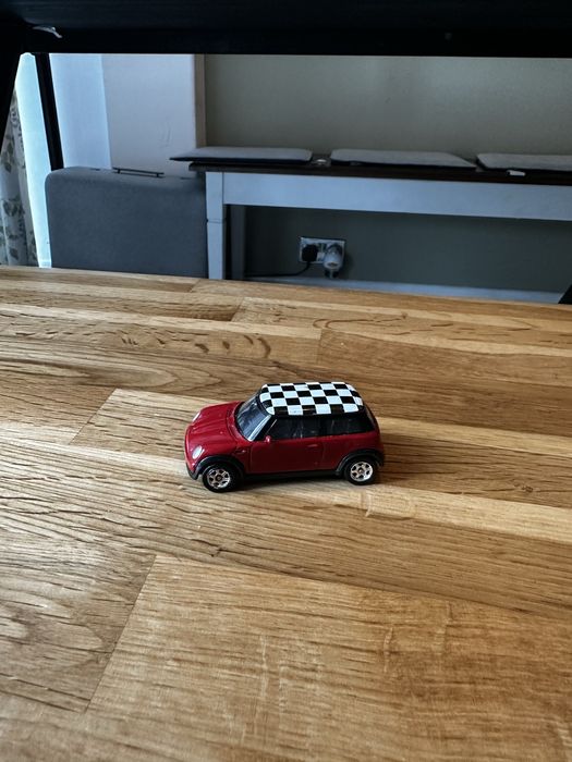 Machete metalice diferite modele de masini !