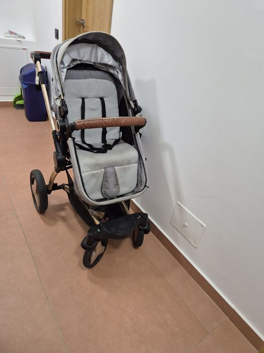 Cărucior copii,măsuță bebeluși si tricicleta