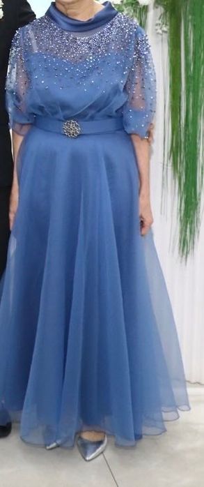 Шикарное вечернее платье