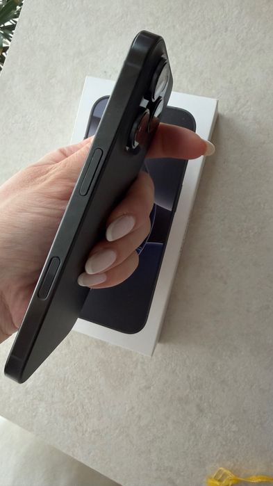 Iphone 16 PRO, 256 GB, без следи от употреба