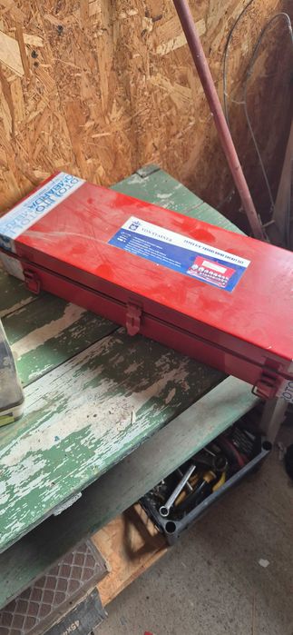 Trusa chiei tubulare