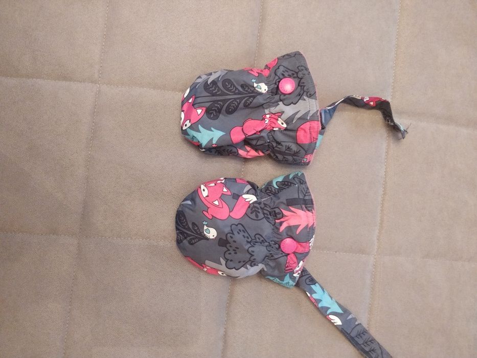 Продам зимний комбинезон для девочки