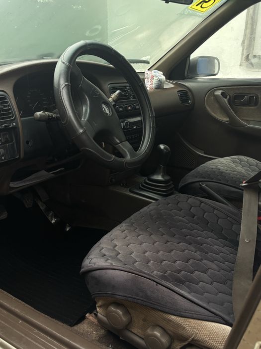 Продам машину Nissan primera