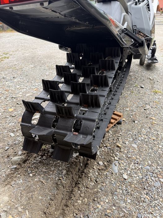 Snowmobil Polaris Khaos 2023