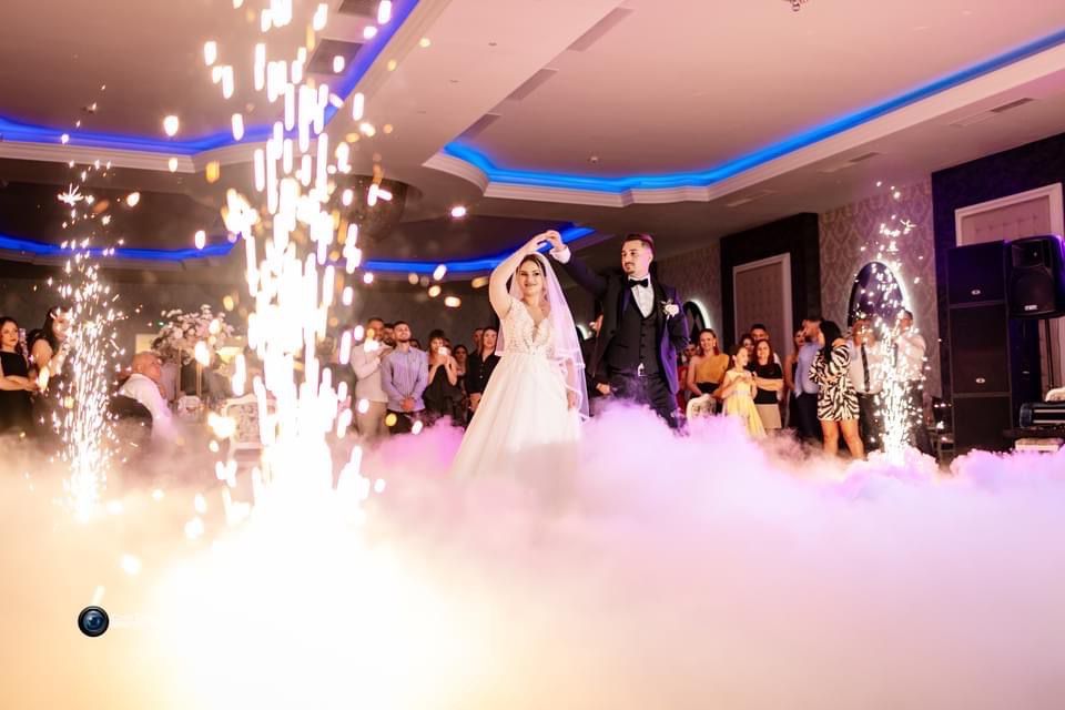 Artificii exterior / Oglinda Magică