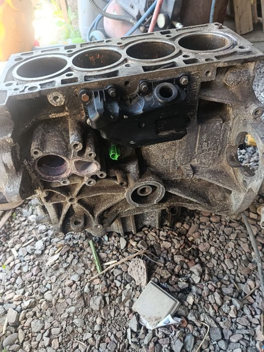 блок двигателя Ford focus 1.6