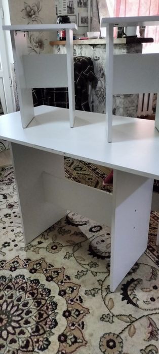 Продается стол со стульями