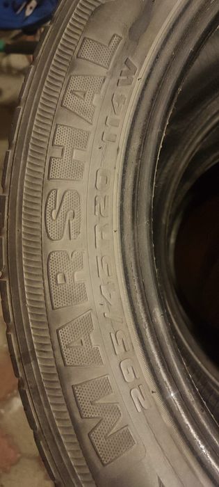 Комплект шин 4шт 295/45 R20 Б/У