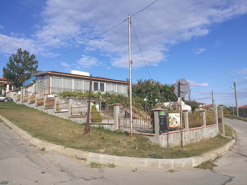 Дава се под наем Заведение в Бяла - 250 кв.м за 510 € - Снимка #1