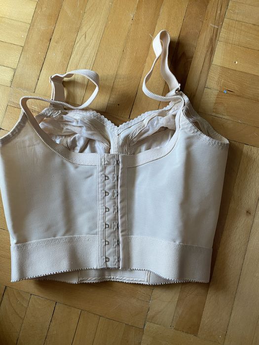 Sutien   corset / bustiera      NOU     Bej TRIUMPH