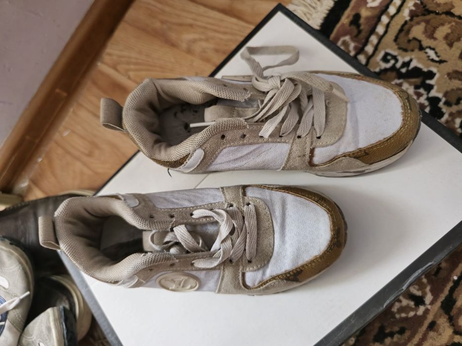 Аяқ киімдері балаларымның