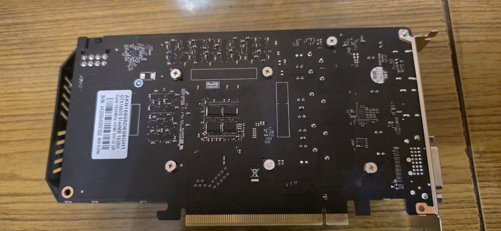 Видеокарта Arktek Gtx 1660 Super в идеальном состоянии как новый.