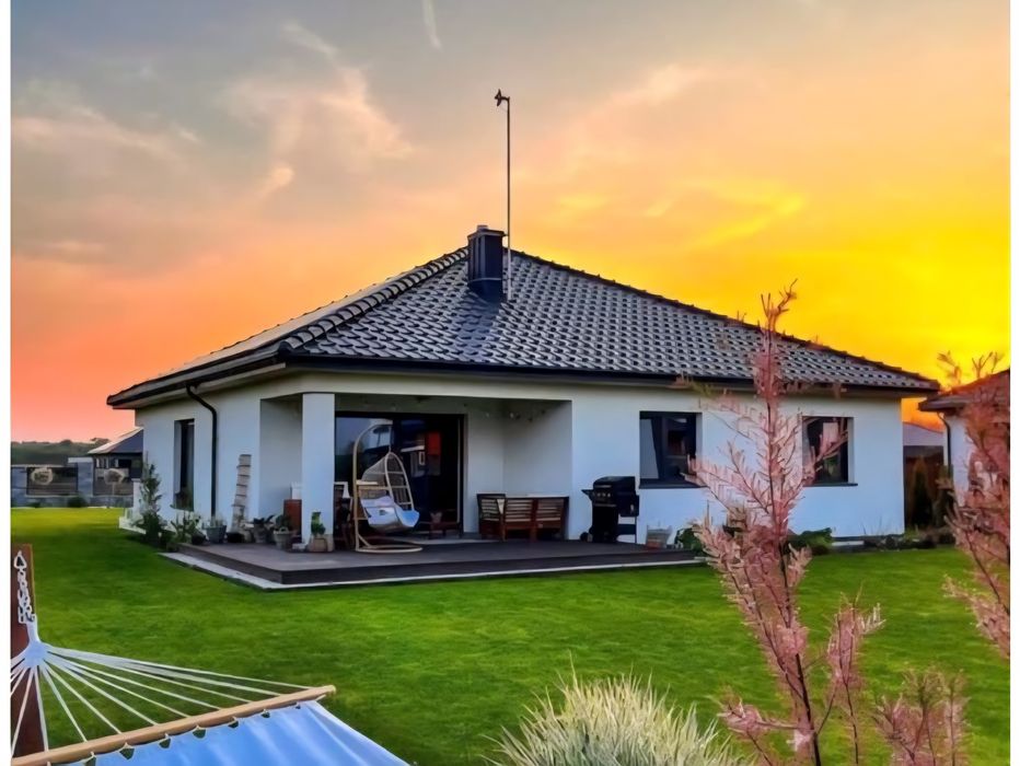 Парцел УПИ/с проект за къща