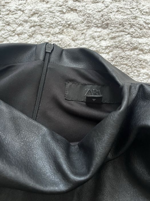 Rochie neagra Zara