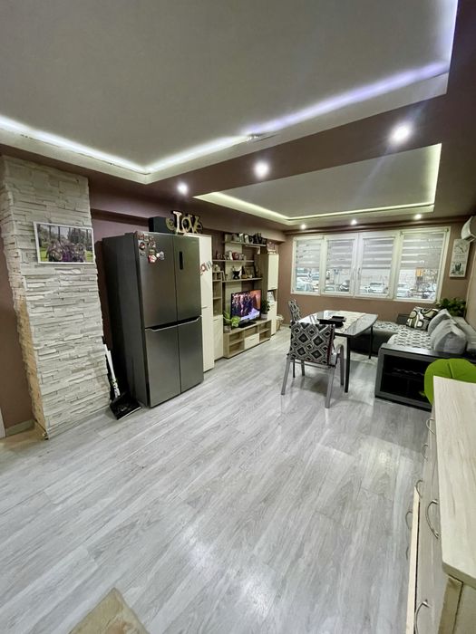 Продава се Тристаен апартамент в Русе, Родина 1 - 94 кв.м за 733 €/кв.м - Снимка #1