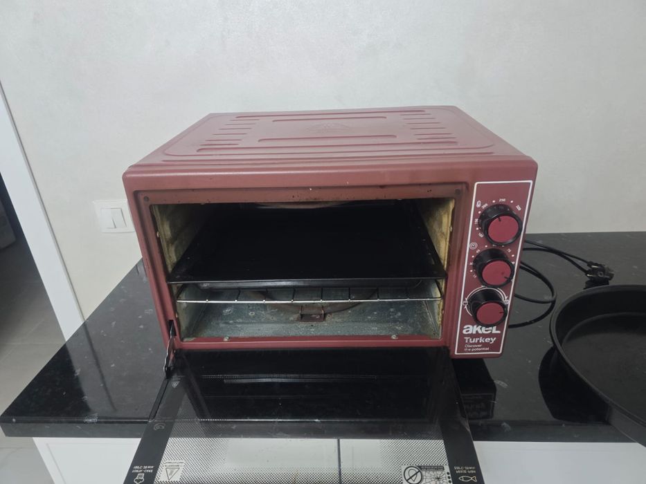Продам духовую печь Akel