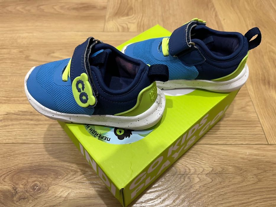 Детские кроссовки