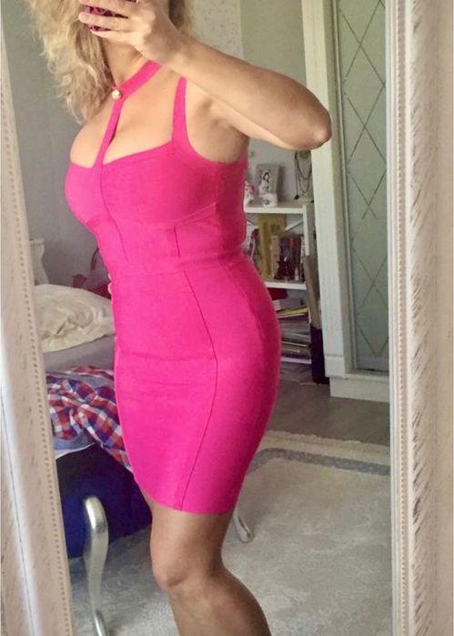 Розова рокля къса бандаж секси