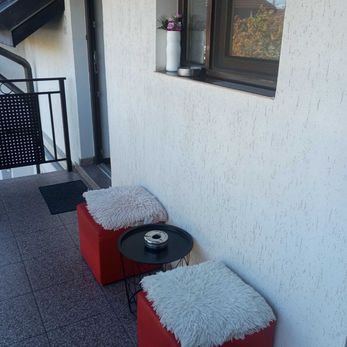 Cazare apartament regim hotelier, parcare, 2,2 km Spitalul Judetean