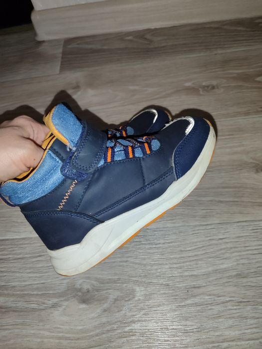 Продам ботинки осень весна 30 размер