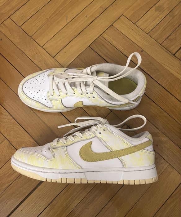Nike Dunk Low Yellow Strike