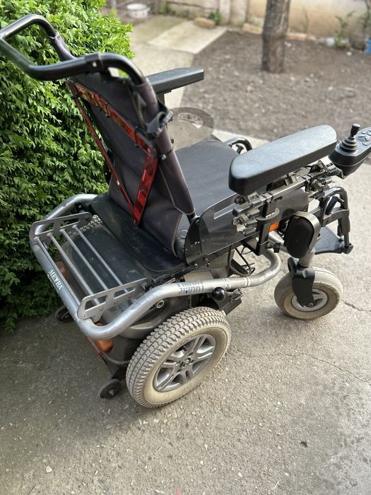 Carut electric pentru varstnici sau persoane cu mobilitate redusa