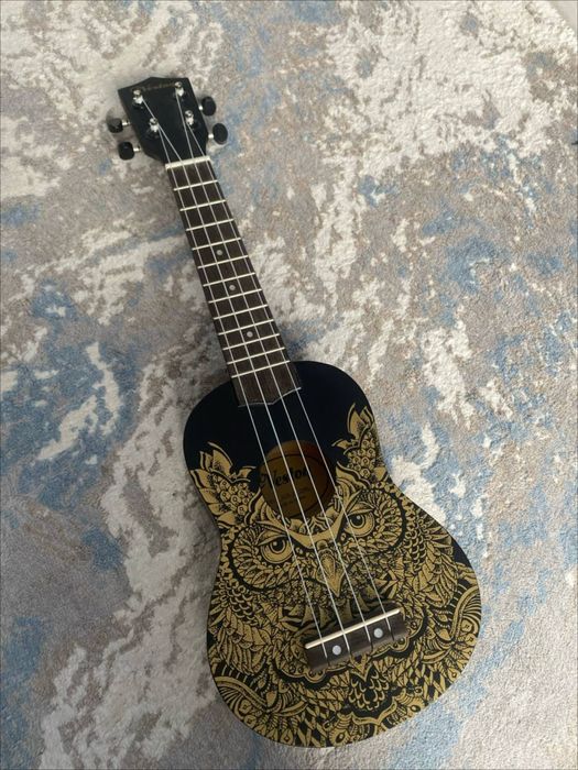 срочно продам укулеле