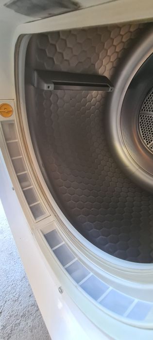 Сушилня Miele T7744C 6кг Пчелна пита
