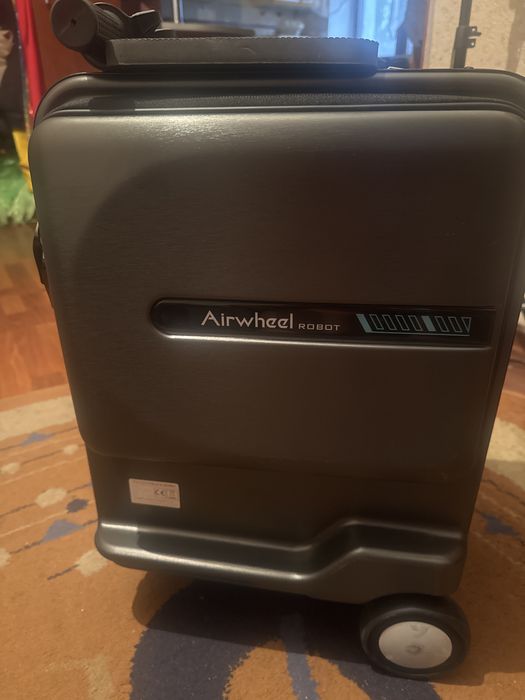 Умный чемодан Airwheel robot