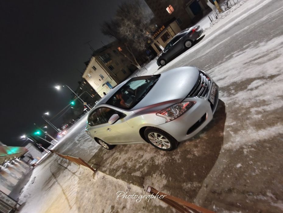 Ниссан автомобиль