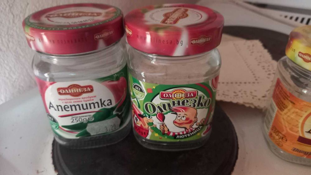 Продавам   БУРКАНИ  и шишенца