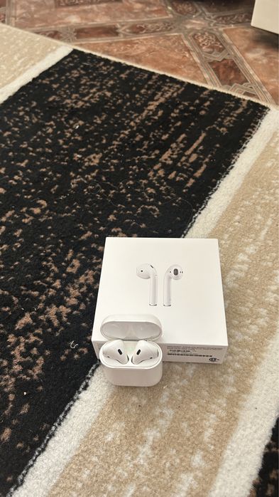 AirPods 2 без праводной наушник