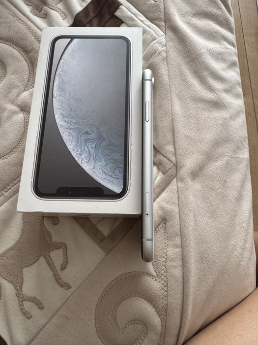Продам Iphone XR